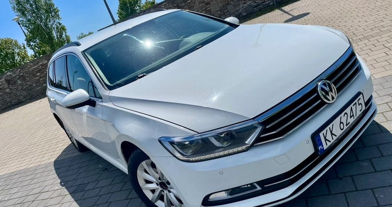 Volkswagen Passat cena 34900 przebieg: 306000, rok produkcji 2016 z Nekla małe 407